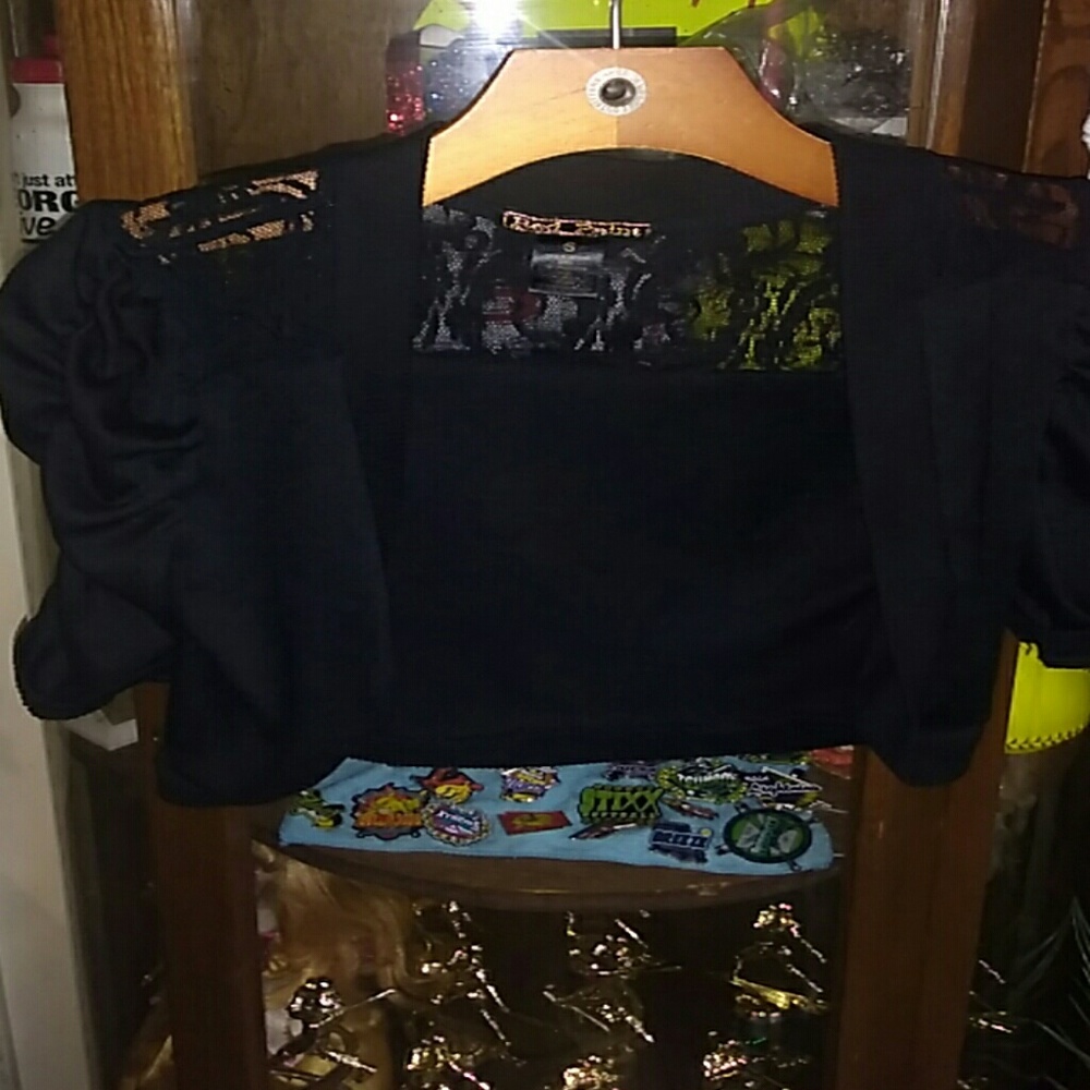 Girls cropped cover up size small black